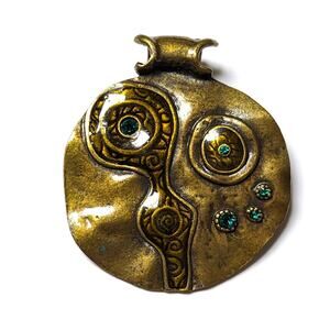 Hammered Bronze Artisan Resin Swirl Inlay Green Rhinestone Circular Pendant